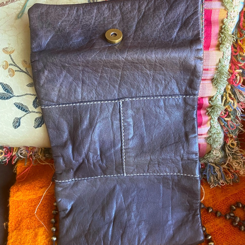 Cross body pocketbook in like new condition